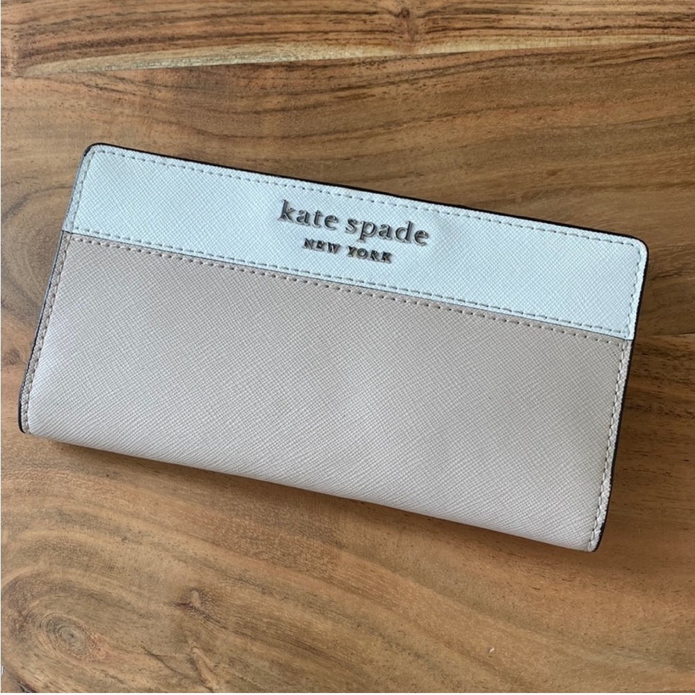 Kate Spade Beige and white wallet